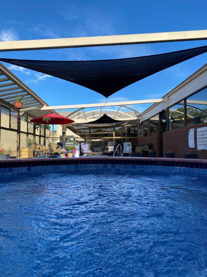 Elm Court Motel Albury Bagian luar foto