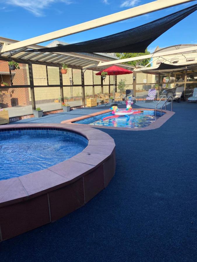 Elm Court Motel Albury Bagian luar foto